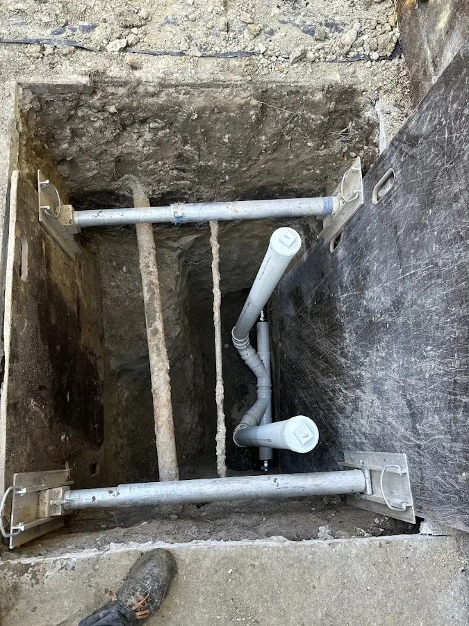 Experienced plumber completing Drain Cleaning work in Royal Palm Beach